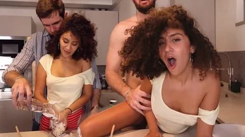 Si Fa Scopare Da Girthmasterr in Cucina, Matterello O Cazzo Enorme?