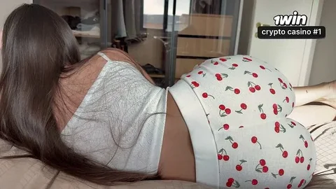 I Got Horny From Step Sis Big Ass On My Bed And Started Jerking Off Behind Her 